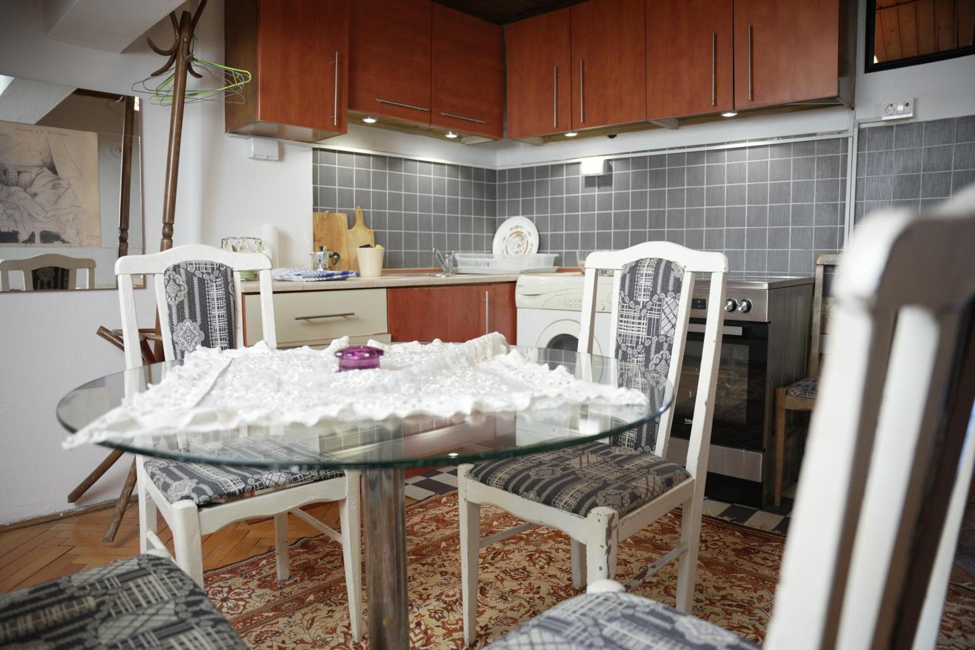 Old Street House Apartment พริสตีนา ภายนอก รูปภาพ