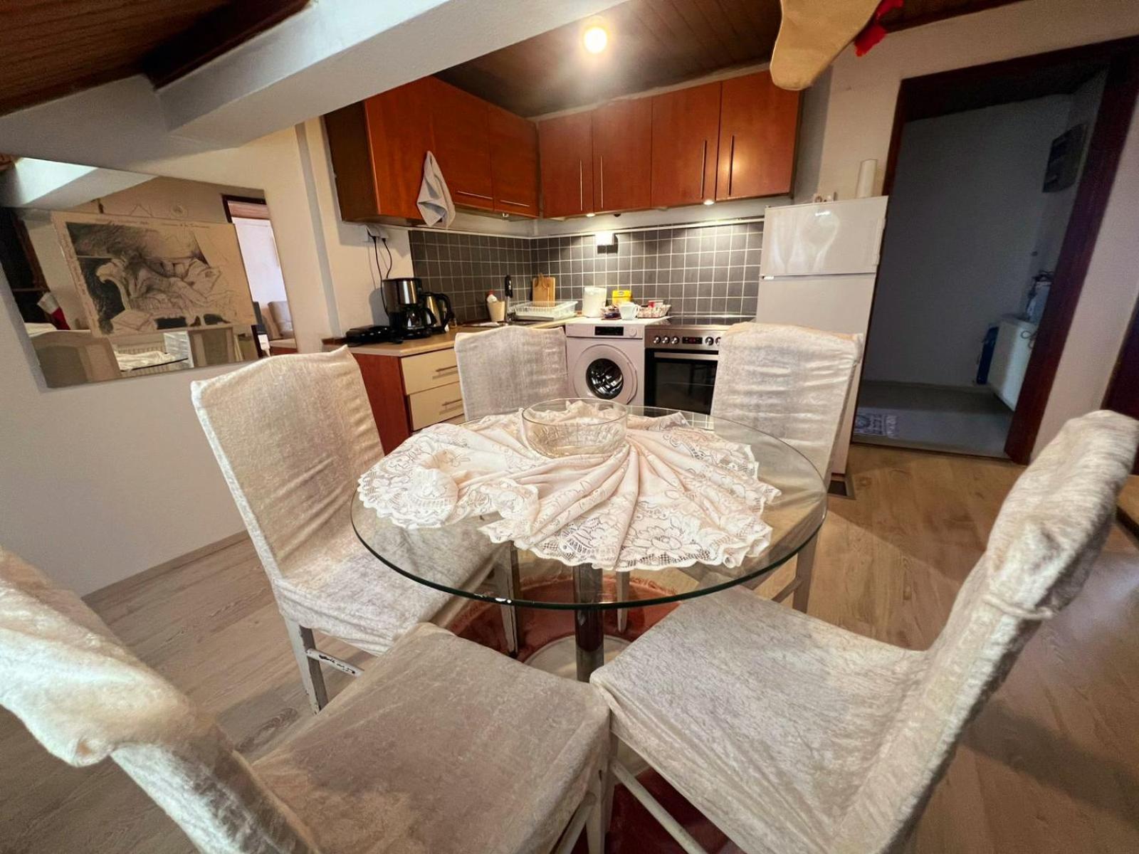 Old Street House Apartment พริสตีนา ภายนอก รูปภาพ